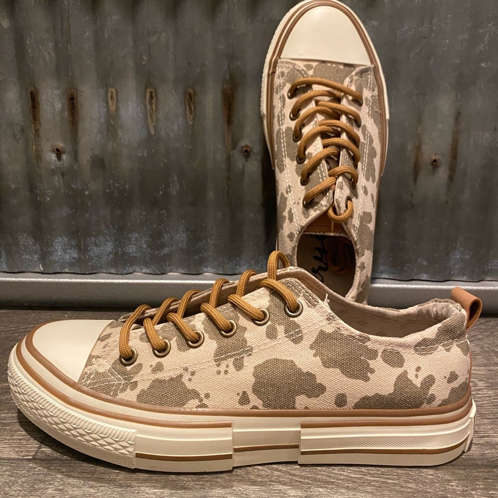 Cowprint sneakers